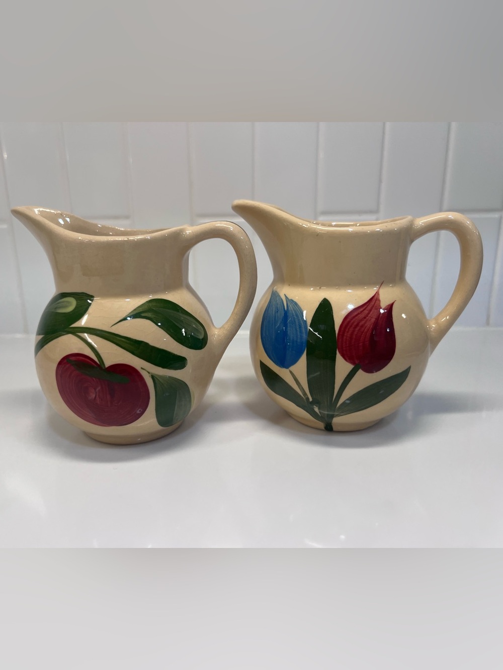 Vintage Watt Pottery - Tulip Pitcher #62 And Apple Pitcher #62